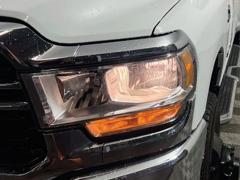 Used 2024 RAM 3500 Big Horn AWD/4WD image 11