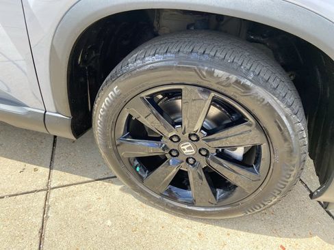 Used 2025 Honda Pilot Black Edition image 16