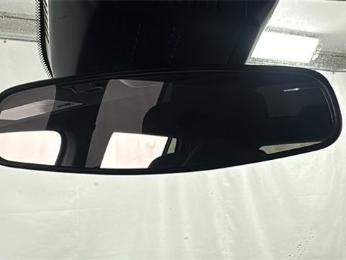 Used 2025 Chevrolet Equinox LT image 32