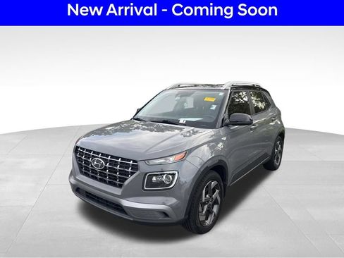 Used 2022 Hyundai Venue Limited FWD image 2