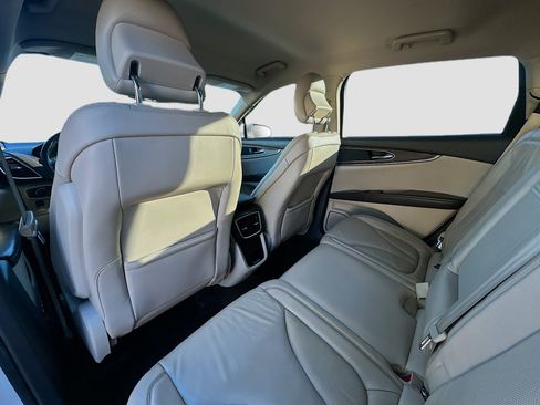 Used 2016 Lincoln MKX Select w/ Select Plus Package image 22