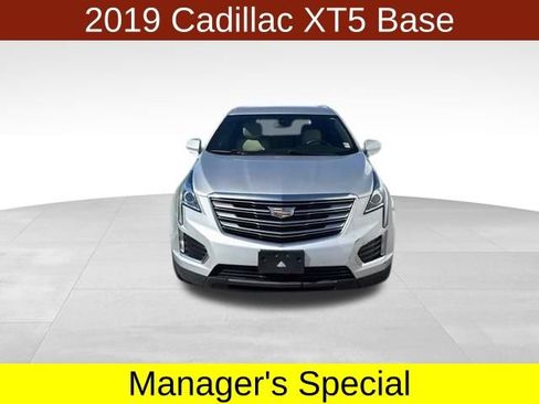 Used 2019 Cadillac XT5 FWD image 2