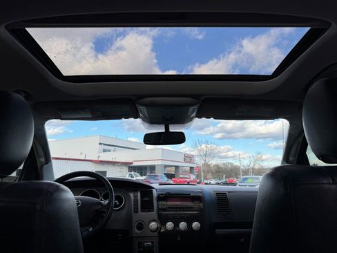 Used 2012 Toyota Tundra 4x4 CrewMax image 22