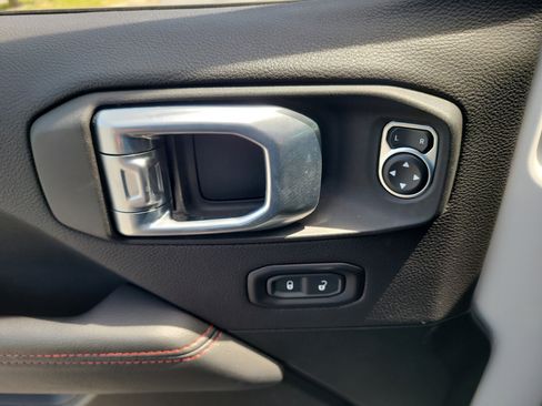 Used 2022 Jeep Gladiator Rubicon w/ LED Lighting Group AWD/4WD image 18