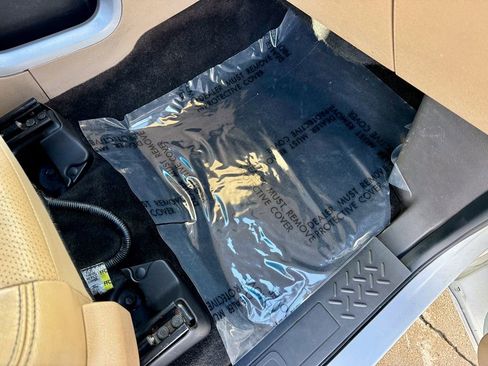 Used 2014 Ford F150 Lariat w/ Lariat Chrome Package image 18