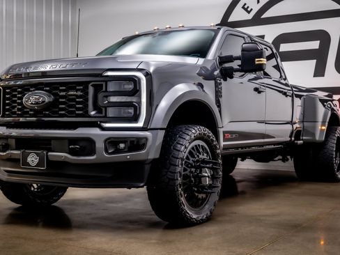 Used 2024 Ford F450 Limited w/ FX4 Off-Road Package AWD/4WD image 37