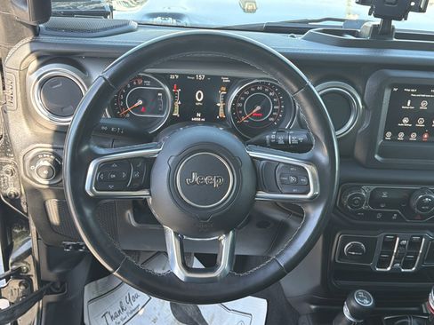 Used 2018 Jeep Wrangler Unlimited Sahara image 17