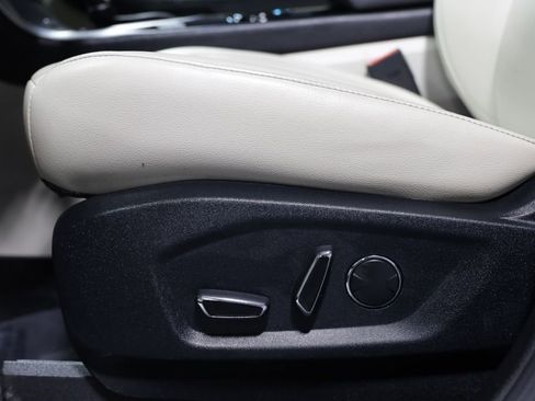 Used 2017 Ford Edge Titanium w/ Technology Package image 14