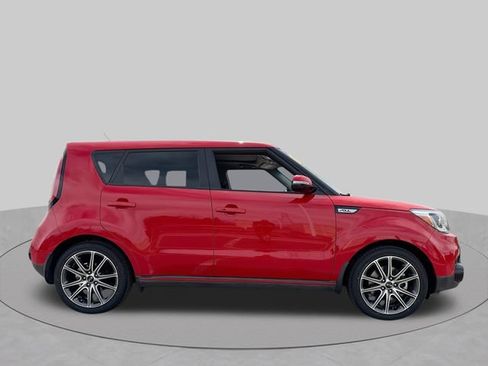Used 2017 Kia Soul ! w/ Tech Package FWD image 11