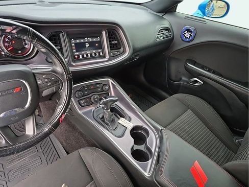 Used 2018 Dodge Challenger R/T image 21