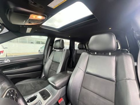Used 2019 Jeep Grand Cherokee Altitude AWD/4WD image 24