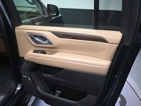 Certified 2023 Chevrolet Suburban Premier image 17