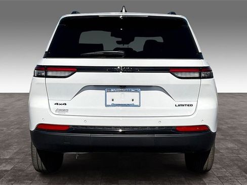 New 2025 Jeep Grand Cherokee Limited w/ Black Appearance Package image 4