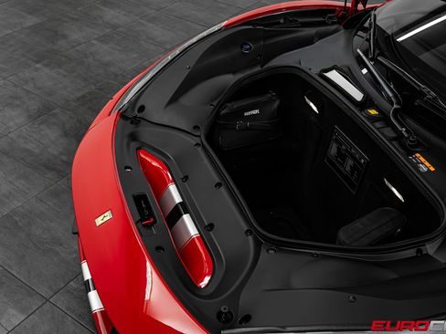 Used 2019 Ferrari 488 Pista Coupe RWD image 11