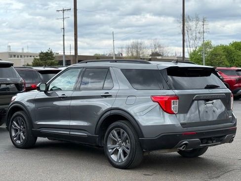 Used 2023 Ford Explorer XLT w/ Equipment Group 202A AWD/4WD image 44