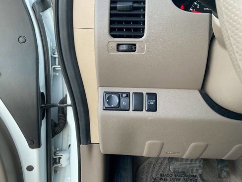 Used 2014 Nissan Frontier SV image 16