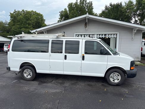 Used 2014 Chevrolet Express 3500 Extended RWD image 2