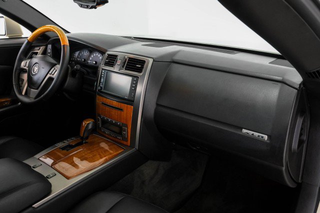 Used 2006 Cadillac XLR RWD image 14