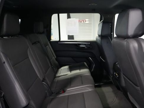 Used 2025 Chevrolet Suburban Z71 AWD/4WD image 20