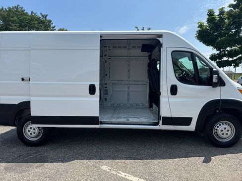 Used 2026 RAM ProMaster 2500 w/ Convenience Group FWD image 30