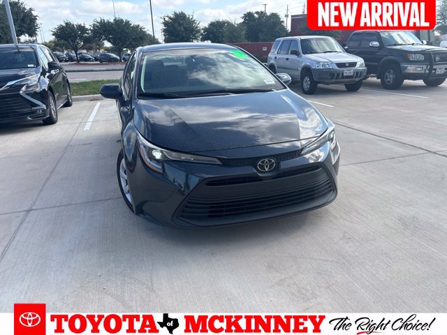 Used 2025 Toyota Corolla LE FWD image 1