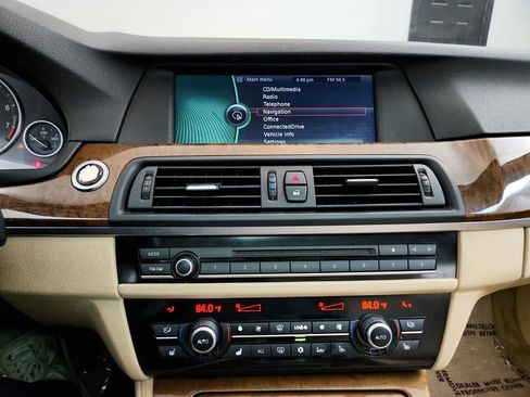 Used 2011 BMW 535i xDrive Sedan image 18