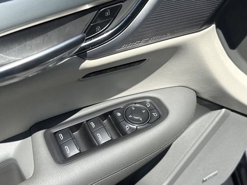 Used 2021 Cadillac XT5 Premium Luxury FWD image 16