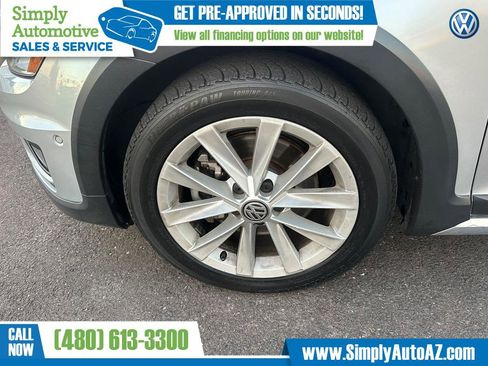 Used 2017 Volkswagen Golf Alltrack SE image 25