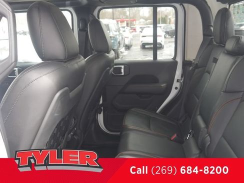 Used 2022 Jeep Gladiator Mojave w/ Cold Weather Group AWD/4WD image 39