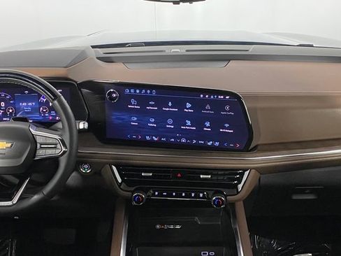 Used 2026 Chevrolet Suburban High Country image 19