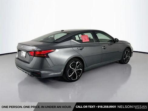 Certified 2025 Nissan Altima 2.5 SR FWD image 5