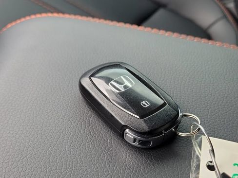 Used 2025 Honda Pilot TrailSport image 40