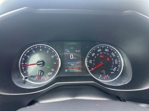 Used 2020 Toyota RAV4 XLE Premium FWD image 12