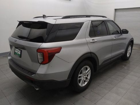 Used 2021 Ford Explorer XLT w/ Equipment Group 202A RWD image 9
