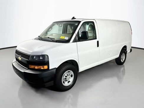 Used 2023 Chevrolet Express 2500 w/ Driver Convenience Package RWD image 3
