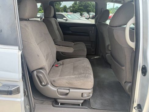 Used 2011 Honda Odyssey LX image 12
