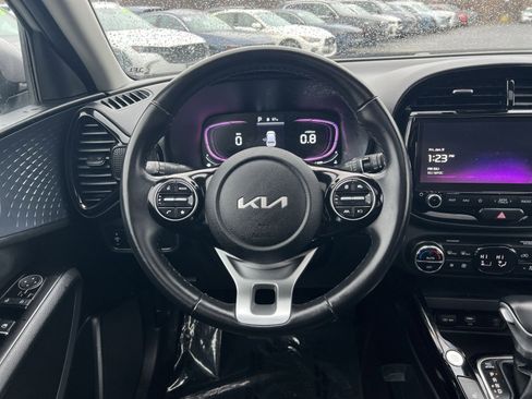 Used 2023 Kia Soul EX image 16