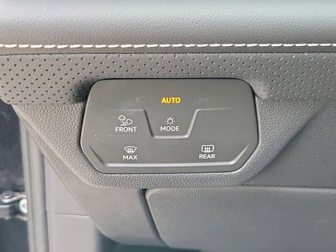 Used 2024 Volkswagen Atlas SE FWD image 30