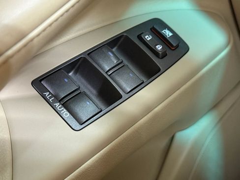 Used 2010 Lexus LX 570 4WD image 30