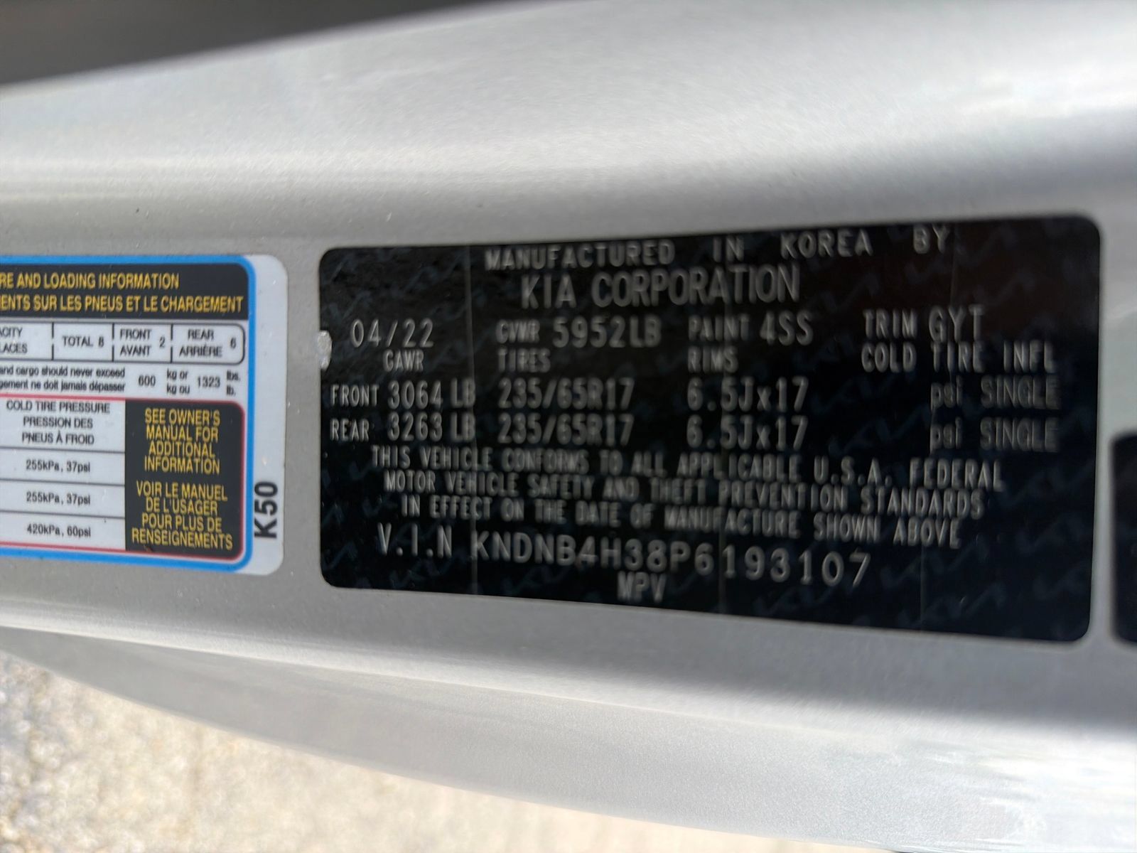 Used 2023 Kia Carnival LX FWD image 31