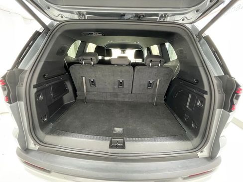 Used 2025 GMC Acadia Elevation image 6