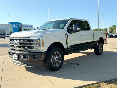 Used 2024 Ford F250 King Ranch AWD/4WD image 3