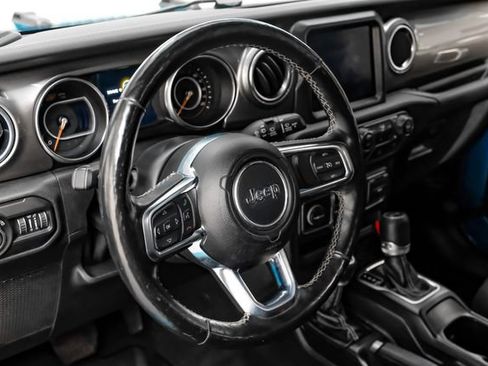 Used 2020 Jeep Wrangler Unlimited Sahara AWD/4WD image 13