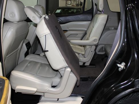 Used 2017 GMC Acadia Denali w/ Technology Package AWD/4WD image 32