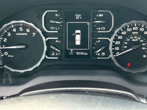 Used 2020 Toyota Tundra SR5 w/ SR5 Upgrade Package image 21