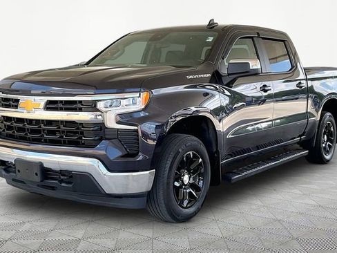 Used 2023 Chevrolet Silverado 1500 LT AWD/4WD image 3