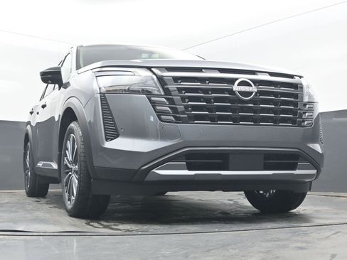 New 2026 Nissan Pathfinder Platinum FWD image 25