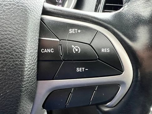 Used 2020 Jeep Grand Cherokee Altitude AWD/4WD image 40