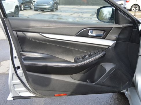 Used 2018 Nissan Maxima 3.5 SV image 18