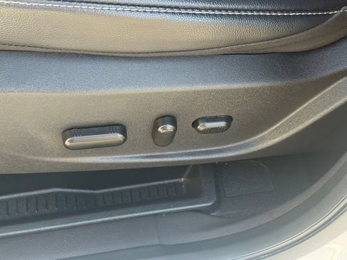 Used 2018 Ford Escape SEL w/ Ford Safe & Smart Package AWD/4WD image 19